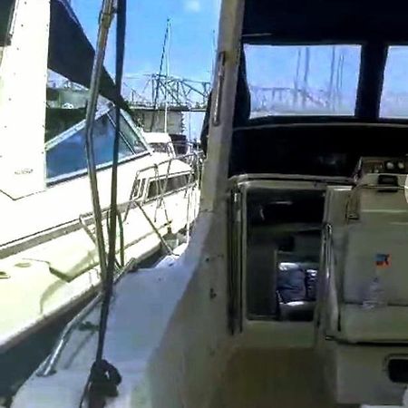 El Barco De Las Fiestas San Adrián de Besós Zewnętrze zdjęcie