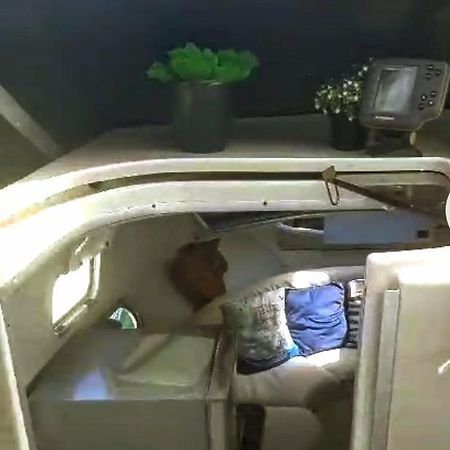 El Barco De Las Fiestas San Adrián de Besós Zewnętrze zdjęcie